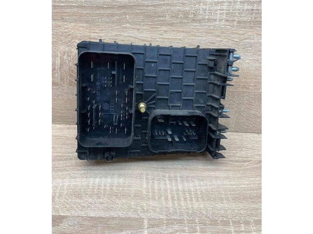 Блок предохранителей 1K0937124H   Audi A3 S3 8P    