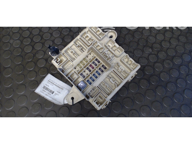 Блок предохранителей     Lexus IS 200-300    