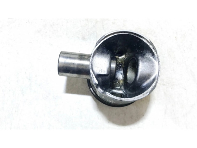 Píst Toyota Avensis Verso pro naftový motor 2.0