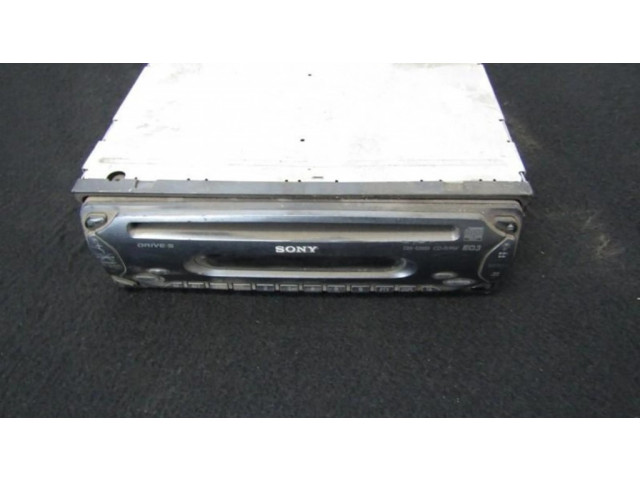 Радио/ проигрыватель CD/DVD / навигация