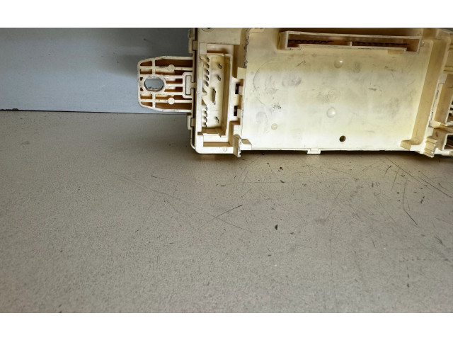 Блок предохранителей 47637G12, 1716 Mitsubishi Galant