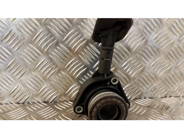 Рабочий цилиндр сцепления