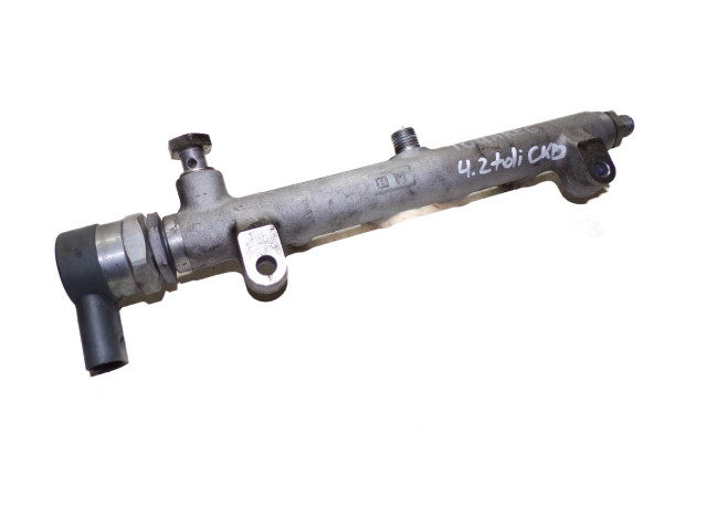 Vstřikovací lišta 057130090T Volkswagen Touareg II CKD