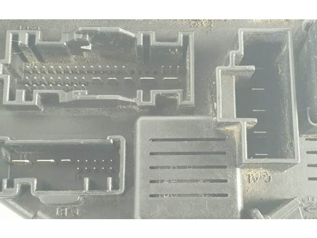 Pojistková skříňka 690661805, 690661901 BMW 5 E39 2006