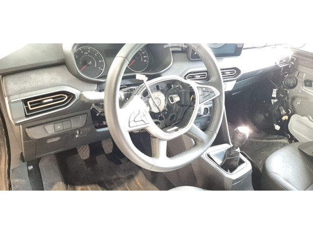 Руль Dacia Sandero III 2020 - года 484007754R