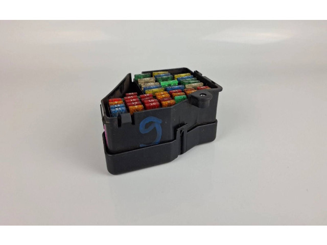 Блок предохранителей  8D1941824   Audi A6 S6 C5 4B    