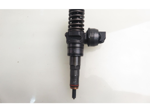 Vstřikovač 0414720215, 038130073AG Volkswagen Caddy BJB