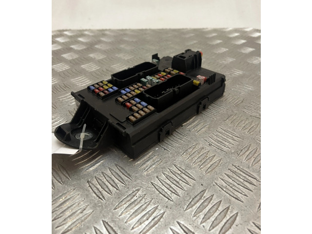 Блок предохранителей 32142591 Volvo XC90