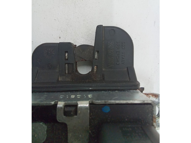 Замок багажника 5K0827505A    Volkswagen Golf VI 2008 - 2013 года