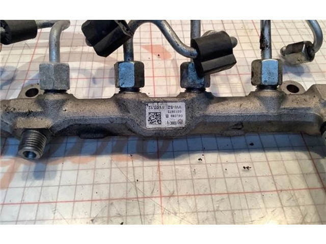 Топливная рампа 04l089b   Audi A3 S3 8V  