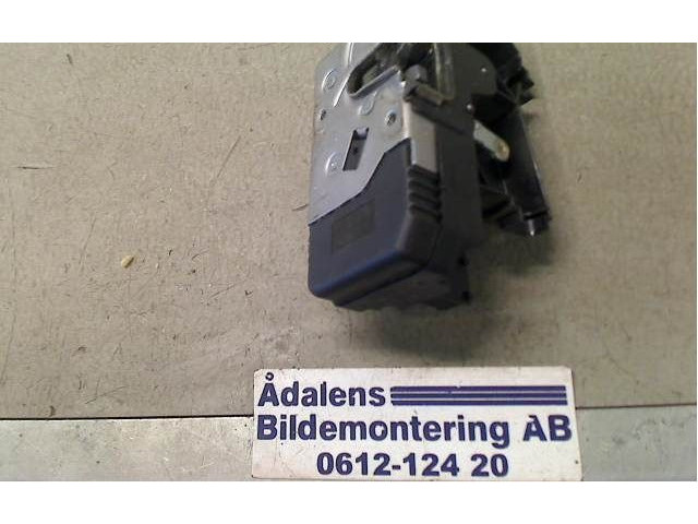 Двигатель центрально замка Renault Trafic II (X83) 2001 - 2014 года