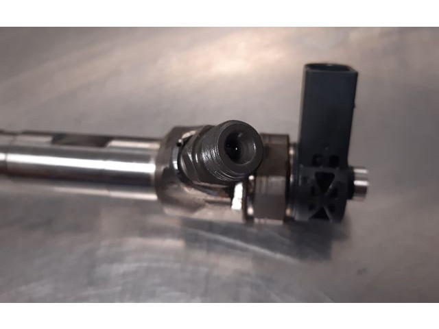 Форсунка 4L130277AE    Volkswagen Golf VII   