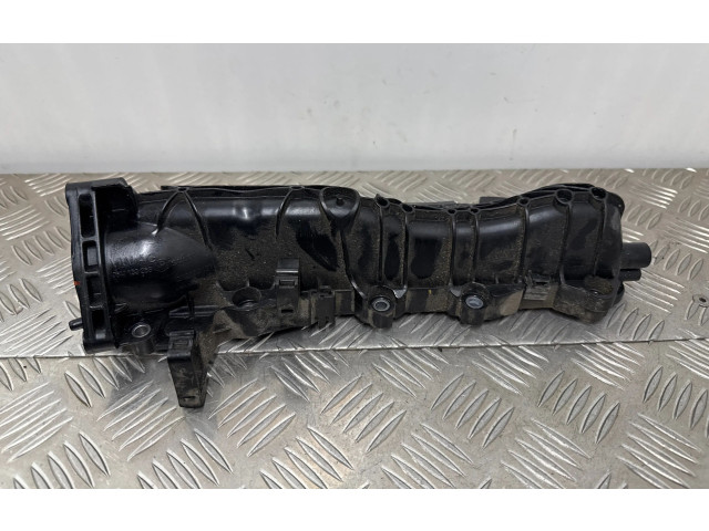 Всасывающий коллектор 06M133268P Audi Q5 SQ5