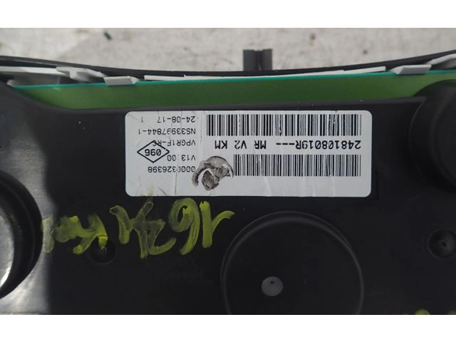 Панель приборов Dacia Sandero