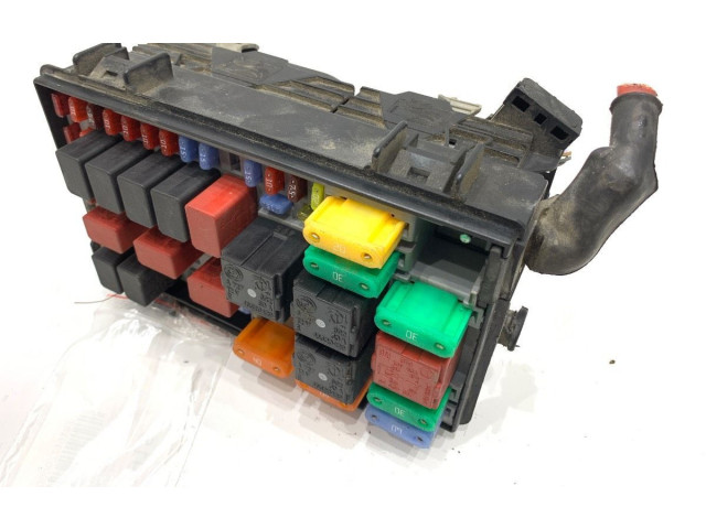 Блок предохранителей 51737884 Fiat Grande Punto