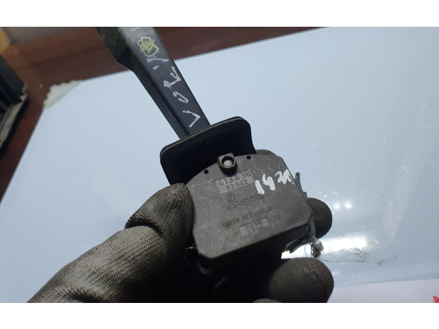 Ручка стеклоочистителей 413436, 6622   Volvo 440