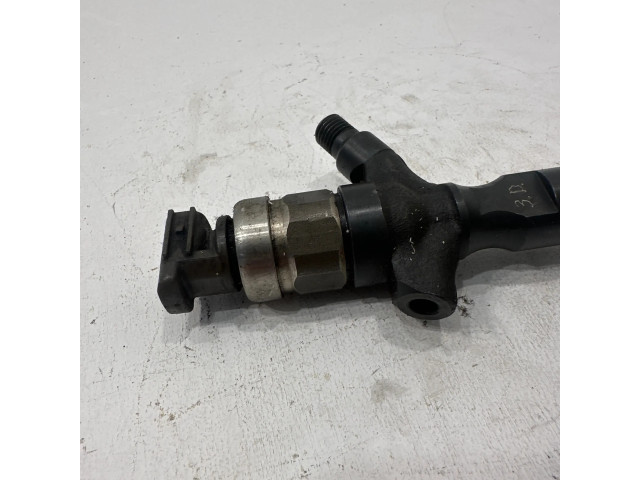 Vstřikovač 2367030080 Toyota Land Cruiser (J150) pro naftový motor 3.0
