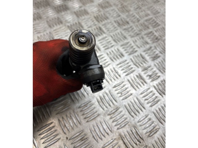 Vstřikovač 038130073BN   Volkswagen Caddy     