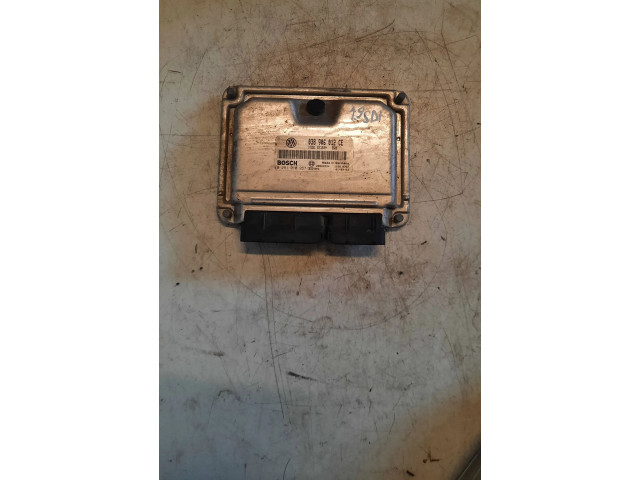 Блок управления двигателя 038906012CE, 28SA4934 Skoda Octavia Mk1 (1U)