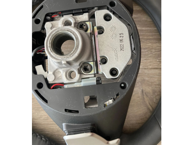 Volant KIA Niro 2023 V07V