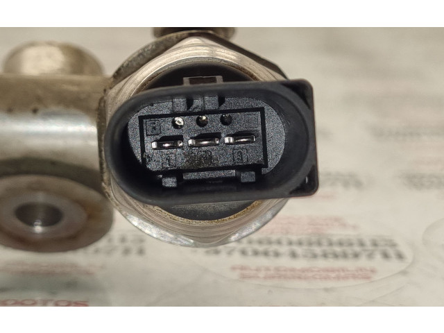 Vstřikovací lišta 03H133317B   Audi Q7 4L     