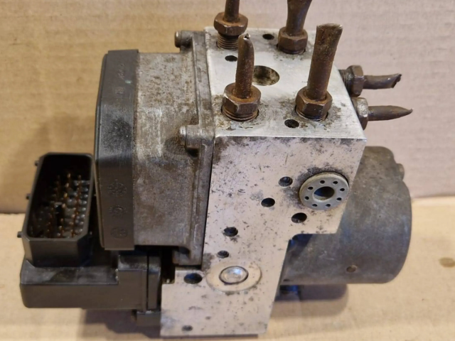 Блок АБС 19301997, 15184640 Hummer H2