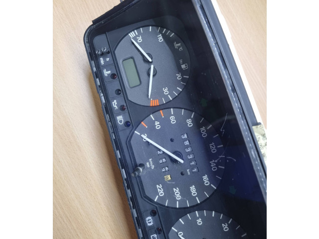 Панель приборов 3A0919033C, 6160593040   Volkswagen PASSAT B4       