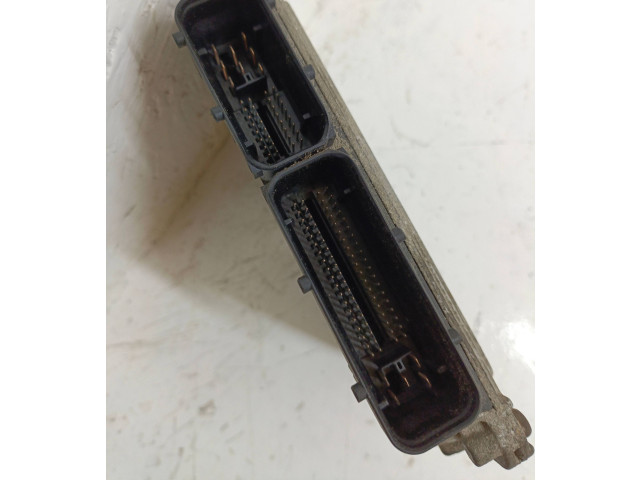 Блок управления двигателя 023906033B   Volkswagen Transporter - Caravelle T4