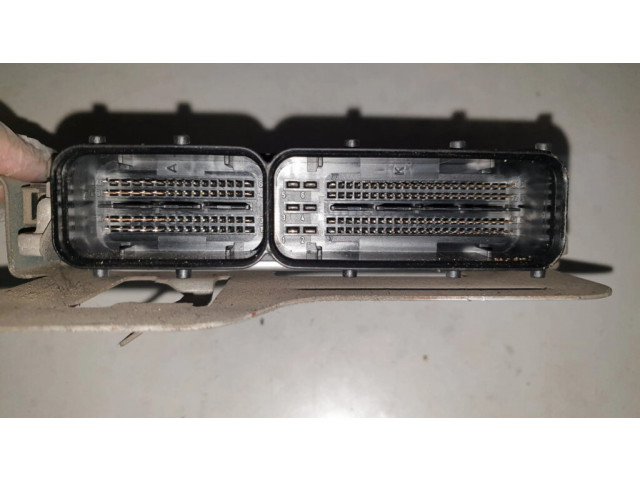 Řídící jednotka 03G906021AQ Volkswagen Caddy 2010