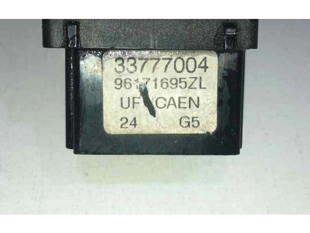 Ручка стеклоочистителей 33777004 Peugeot 306