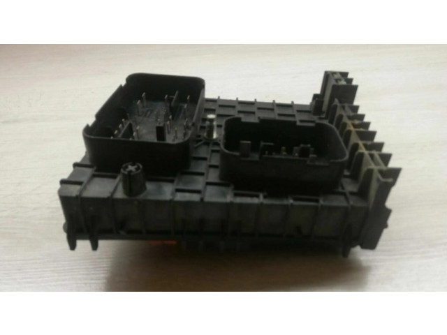 Блок предохранителей 1K0937124H, 015345021 Volkswagen Golf V