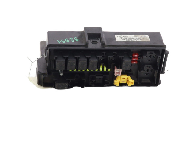 Блок предохранителей 04692087AB Jeep Commander