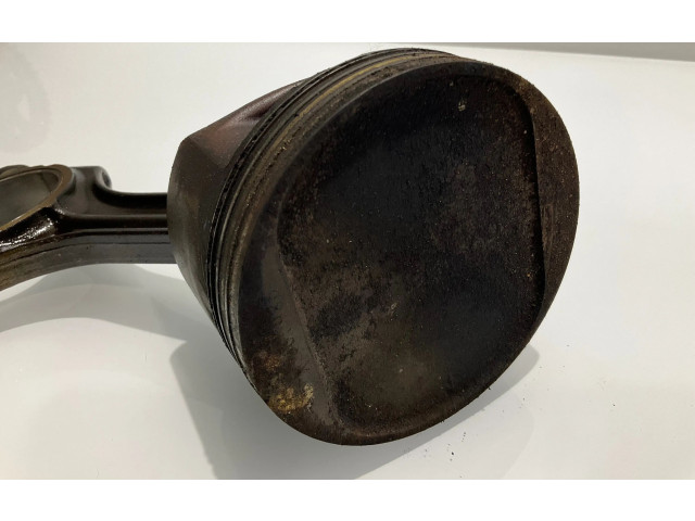 Píst Mercedes-Benz E W211