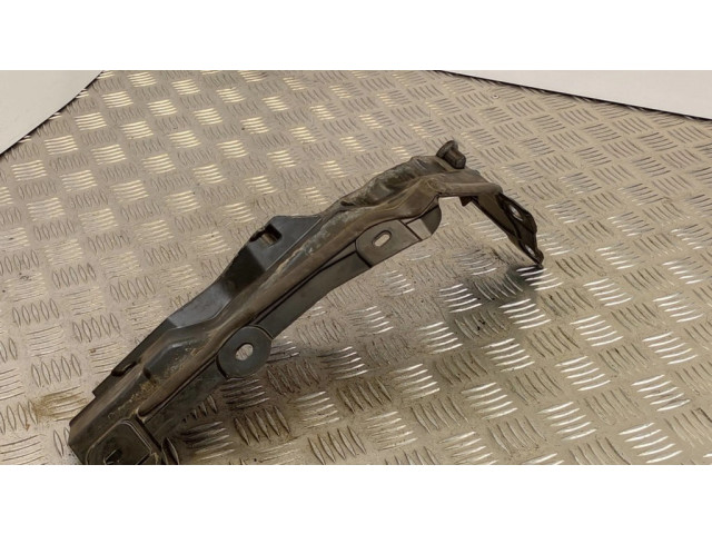 Другая деталь отсека двигателя