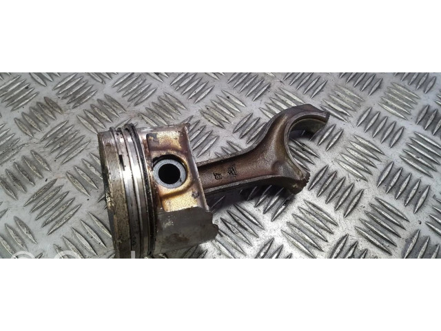 Píst Alfa Romeo 145 - 146 pro benzínový motor 1.6