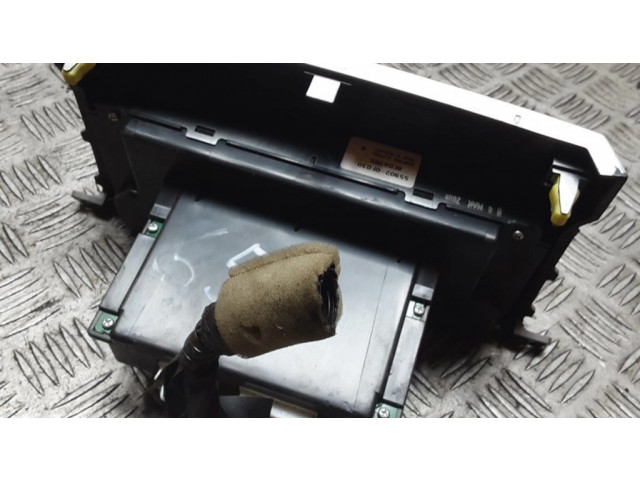 Радио/ проигрыватель CD/DVD / навигация