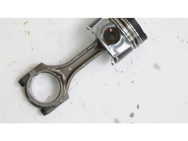 Píst 132010R011, 132010R011   Toyota RAV 4 (XA30)    2AD-FHV 