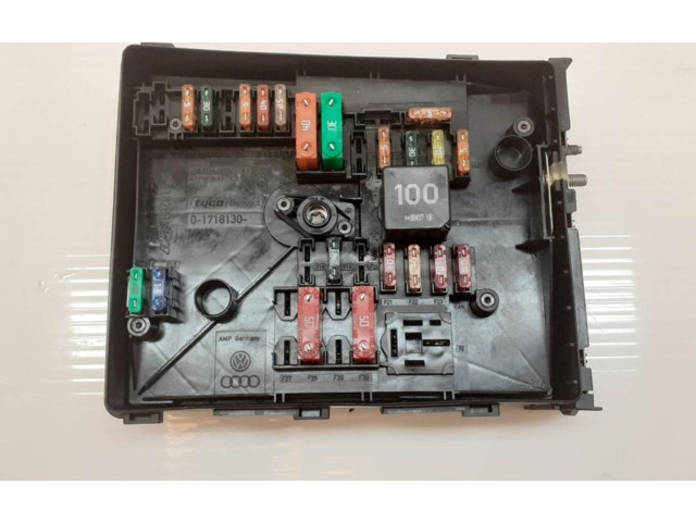   Pojistková skříňka 1K0937125C   Volkswagen Tiguan 2009
