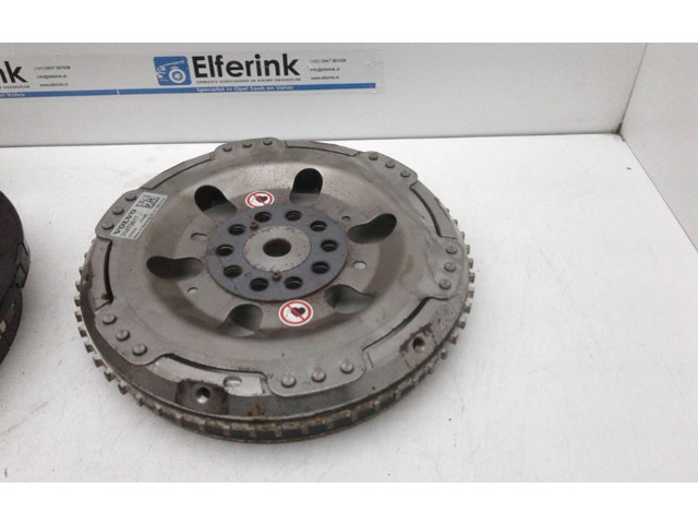 Генератор 31473617   Volvo XC90      