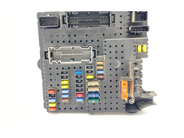 Блок предохранителей 12217799, 8676391 Volvo V70