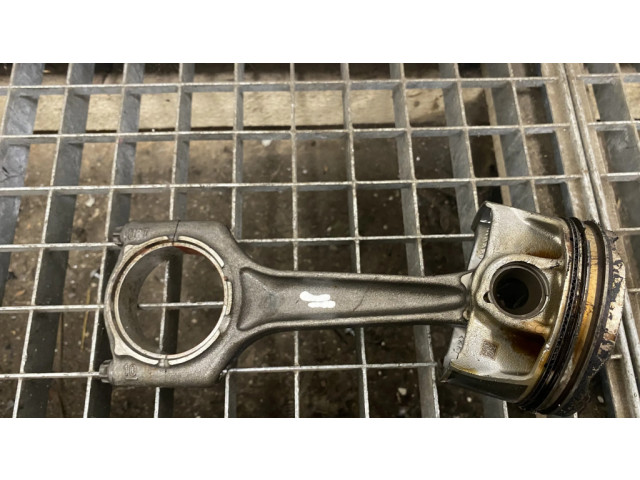 Píst BMW 3 G20 G21 pro benzínový motor 2.0