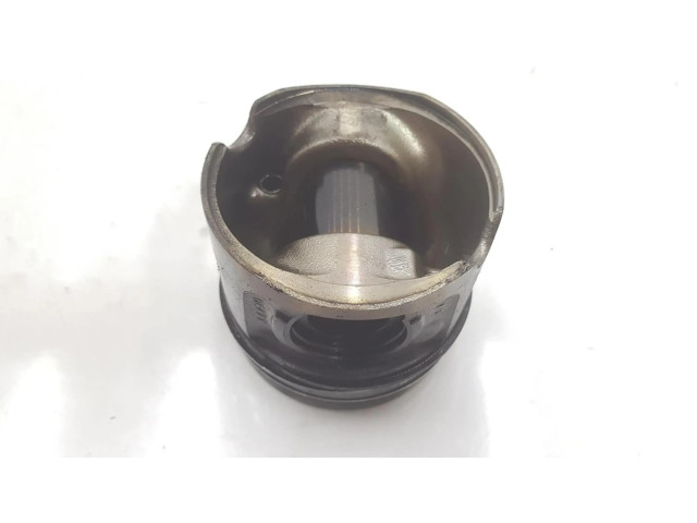 Píst 8506105 BMW X5 F15 pro naftový motor 3.0