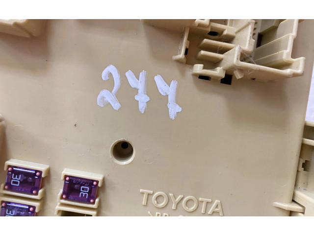 Блок предохранителей 6358-6795 Lexus NX