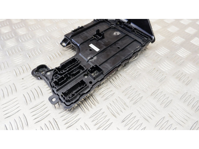 Блок комфорта 156745500C, 156745500C Tesla Model 3