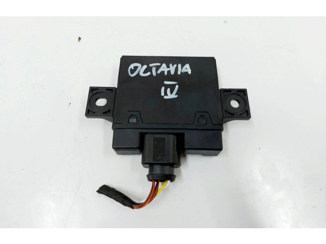 Блок управления двигателя 5E3035335   Skoda Octavia Mk4