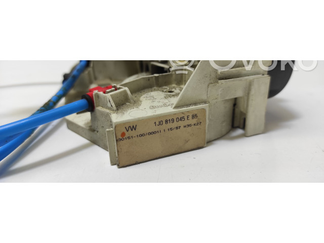 Блок управления климат-контролем 1J0819045E   Volkswagen PASSAT B5