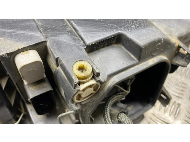 Přední světlo 69938240, 89035113 Audi A4 S4 B6 8E 8H 2002