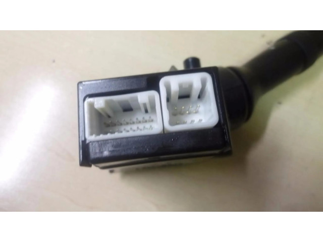 Мултифункционный включатель управления / ручка