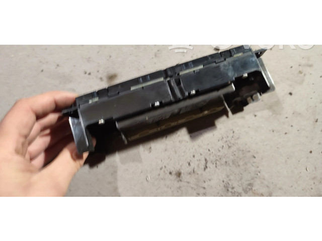 Блок управления климат-контролем Skoda Octavia Mk1 (1U)