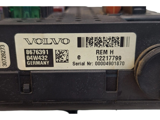 Блок предохранителей 8676391 Volvo XC90